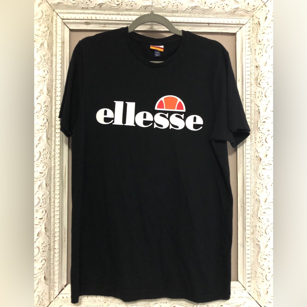 Ellesse spell out T-shirt. Size M